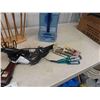 Image 5 : Magazine Rack, Power Massager, Jug, Hair Crimpers, Plus