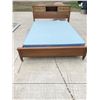 Image 3 : MID-CENTURY MODERN HEADBOARD/FOOTBOARD WITH SIMMONS MAGNIFICENCE COLLECTION EXTRA DELUXE MATTRESS AN