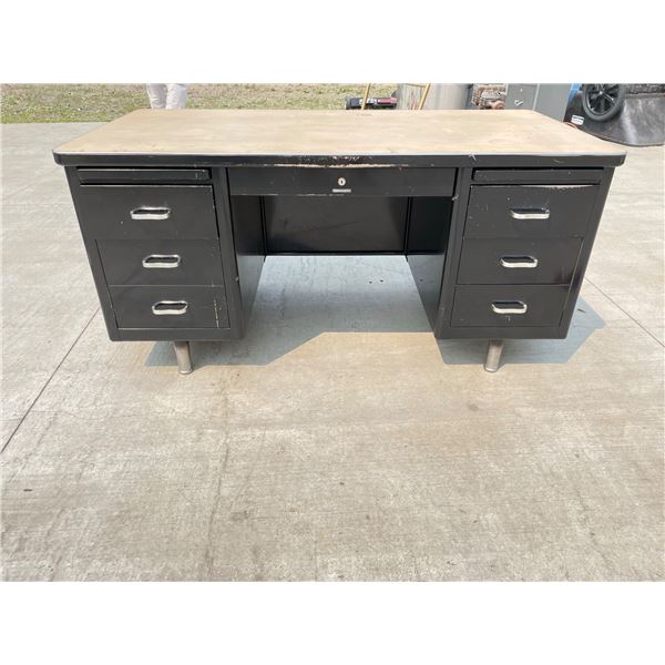 VINTAGE METAL DESK
