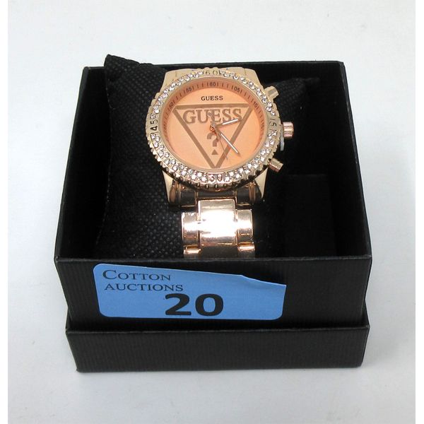 Brand New Ladies Rose Fine Gold GUESS Watch