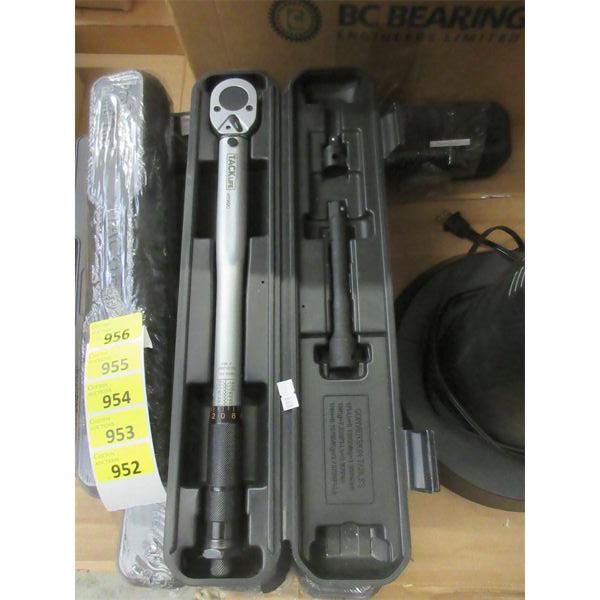 New 1/2  Drive Click Torque Wrench/10-150 LBS