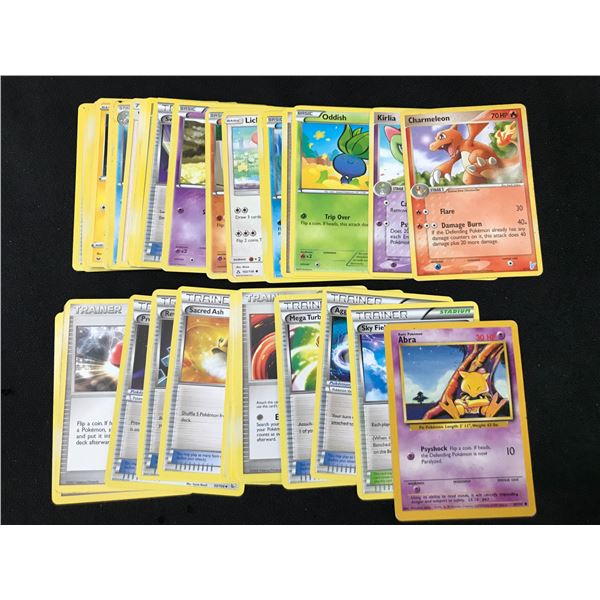 LOT OF POKEMON CARDS