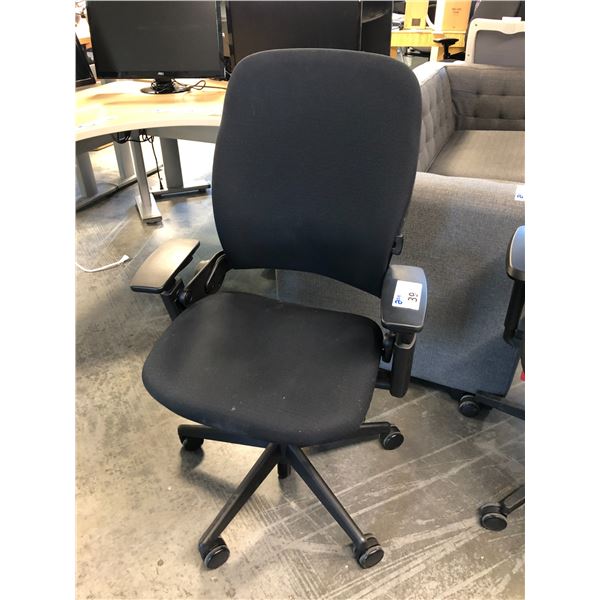 Steelcase please v1 task chair Clearance