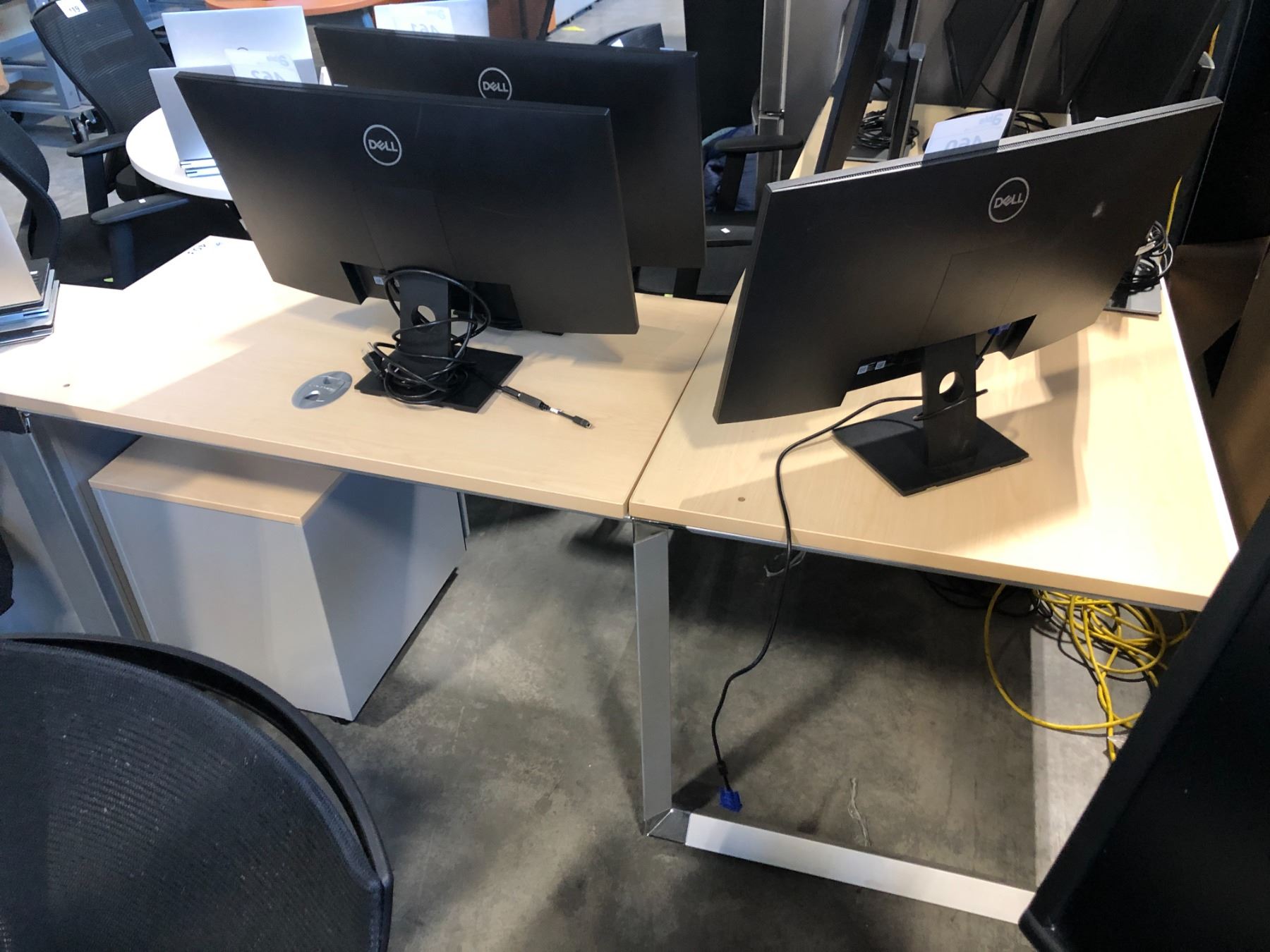 Conjoining Desk LARGE LOT OF LINKS MAPLE/GREY MODULAR TABLE SYSTEM INCLUDING SINGLE AND ...