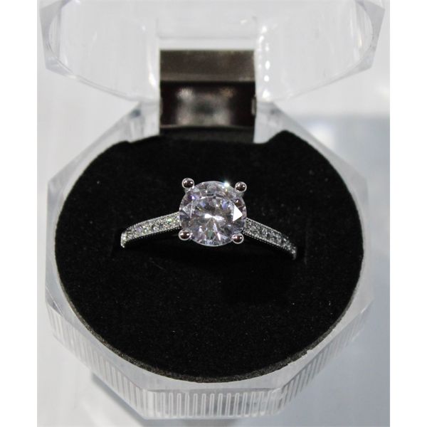 LADIES ENGAGEMENT STYLE RING 1.5 CT CUBIC ZIRCONIA