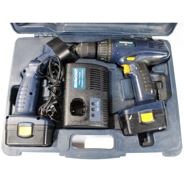 MASTERCRAFT CORDLESS DRILL & FLASHLIGHT SET