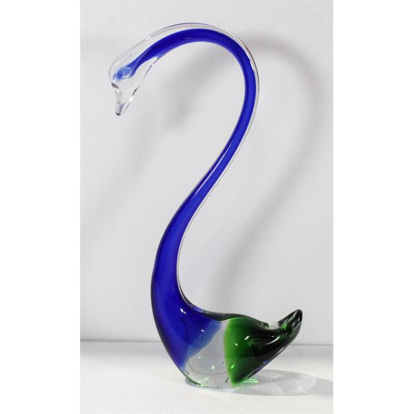 ART GLASS SWAN