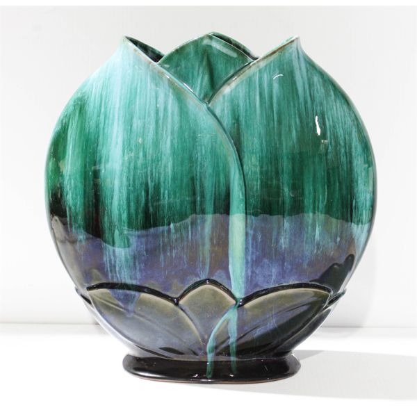 BLUE MOUNTAIN POTTERY TULIP DESIGN VASE