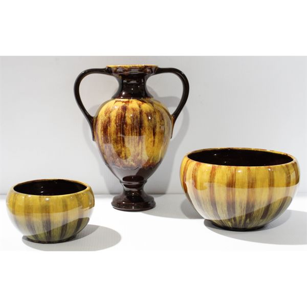 THREE PIECES OF BLUE MOUNTAIN POTTERY