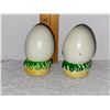 Image 4 : MR AND MRS EGG SALT AND PEPPER SHAKERS