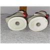 Image 7 : VINTAGE YOUNG ROOSTER SALT AND PEPPER SHAKER SET