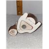 Image 8 : ADORABLE ! KANGAROO AND JOEY SALT AND PEPPER SHAKER SET