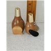 Image 5 : WOODEN DOG SALT AND PEPPER SHAKER SET