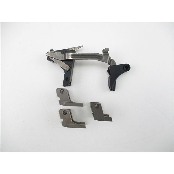 ASSORTED GLOCK PISTOL PARTS