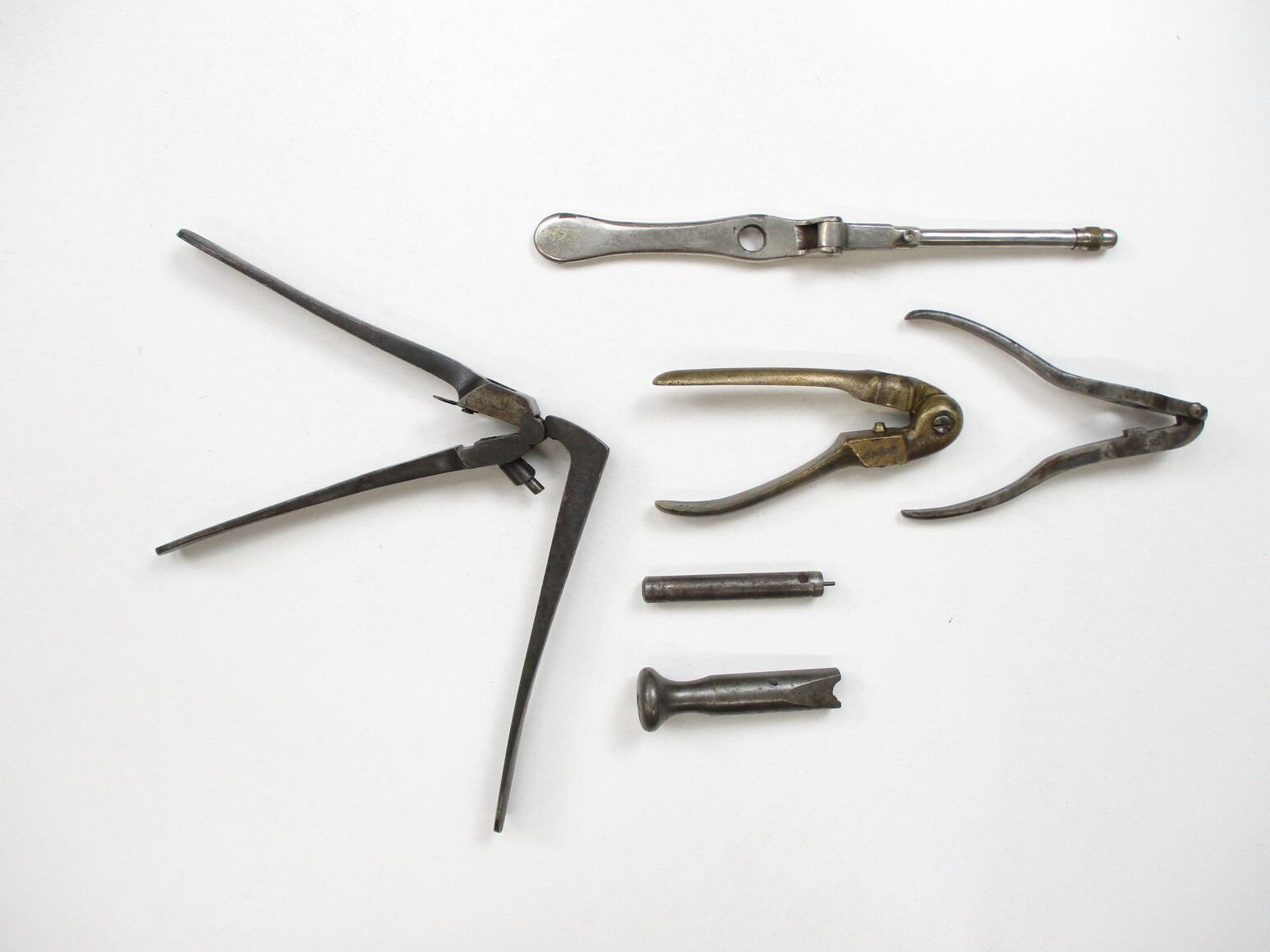 ASSORTED VINTAGE HAND RELOADING TOOL LOT