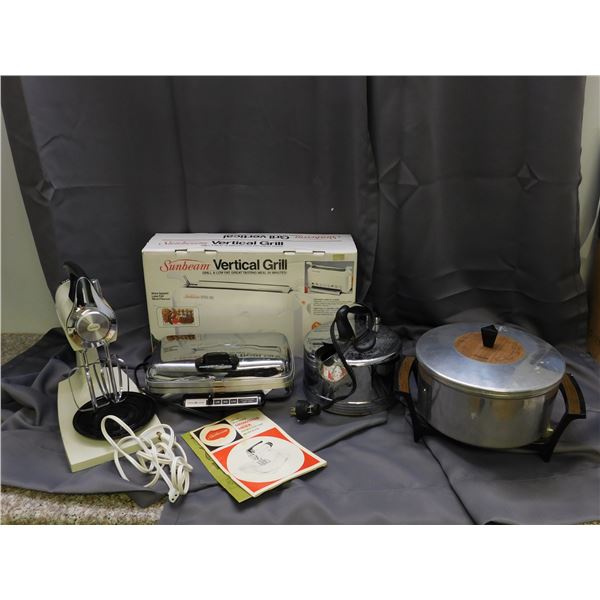 Lot of Assorted Vintage Kithen Utensils Cookware Sunbeam Roasting Pot