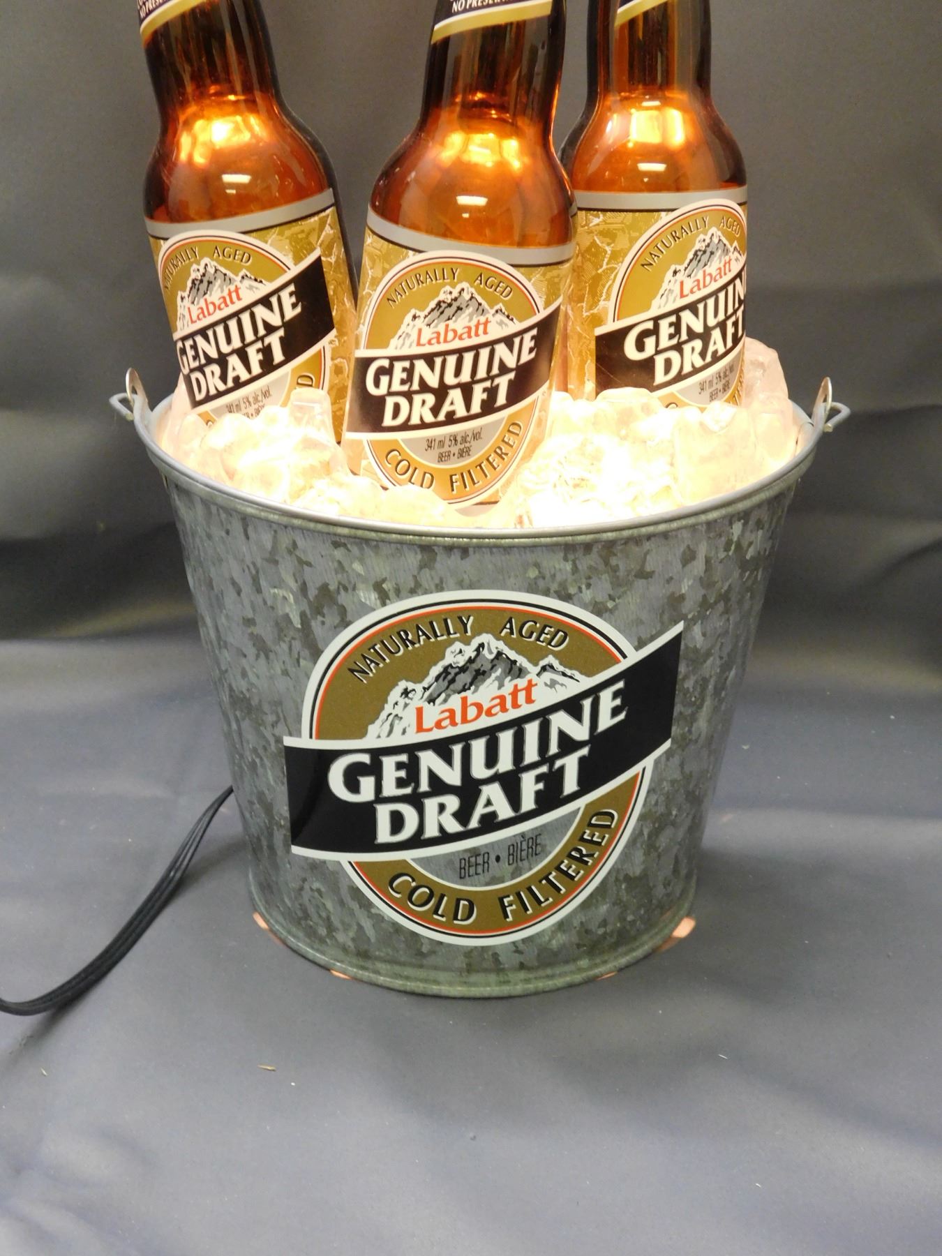 Labatt Genuine Draft Wall Decor Ice Bucket With Beers 3D Motif Decor ...