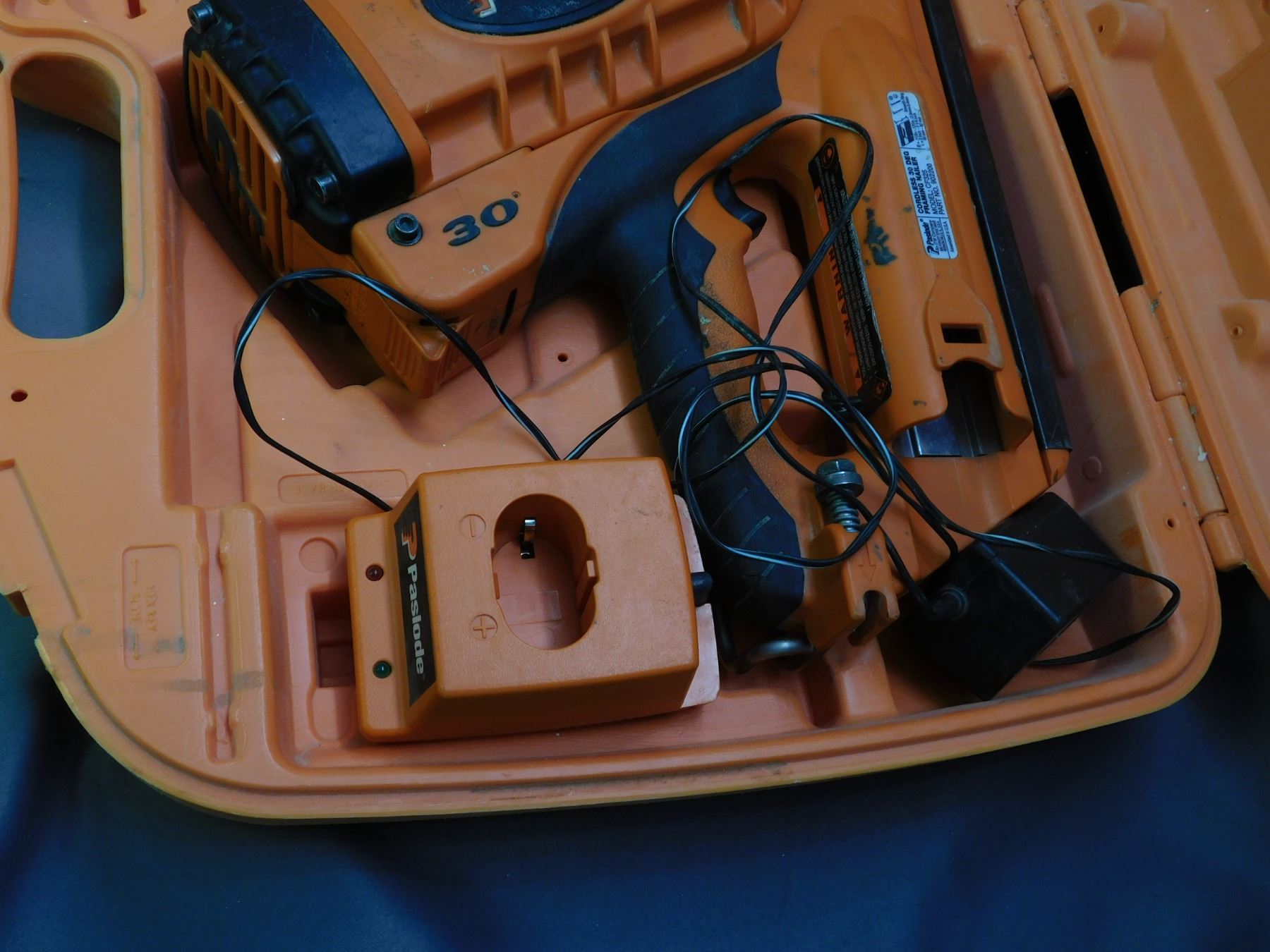 Paslode Impulse IMCT Cordless Utility Framing Nailer 900420 With Case