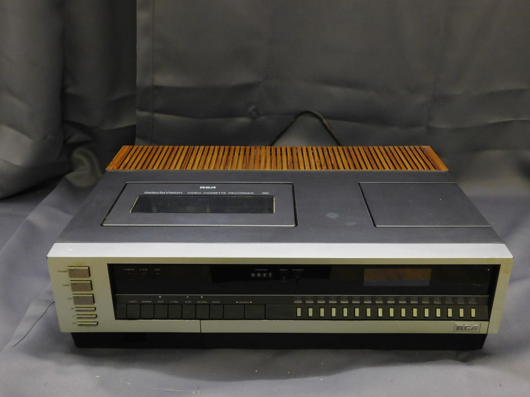 RCA Selectavision Top Load Cassette Player / Recorder Model VGT300