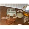 Image 3 : Assortment of Collectible Glass Pieces