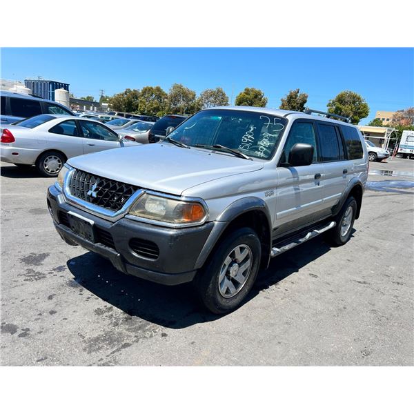 2002 Mitsubishi Montero Sport XLS