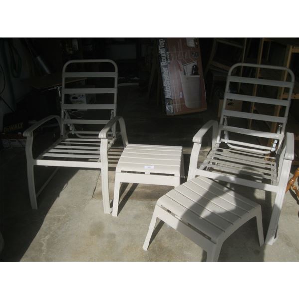 Folding Lawn Chairs With Side Tables