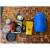 Image 1 : Camping Supplies Collection