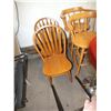 Image 3 : 4 Stools & 2 Wooden Chairs