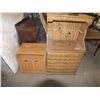 Image 1 : 2 Wooden Cabinets