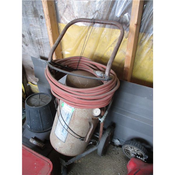 Cambell Hausfeld Airtank with Hose