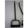 Image 2 : (2) Hay Hooks