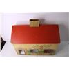 Image 3 : Vintage Wooden Doll House
