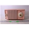 Image 1 : Pink Vintage General Electric Radio