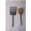 Image 4 : Vintage Brush and Mirror