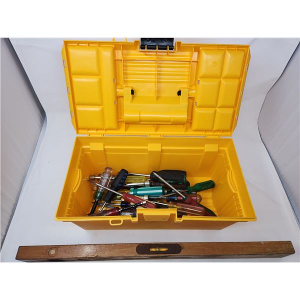 Tool box/level and lots of screwdrivers