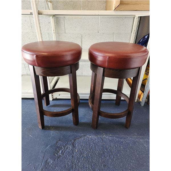2 Bar Stools