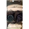 Image 4 : Sleeping Bags, Pillows, Blanket A