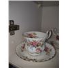 Image 2 : Royal Albert Cat A