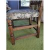 Image 4 : Antique Chair Cat C
