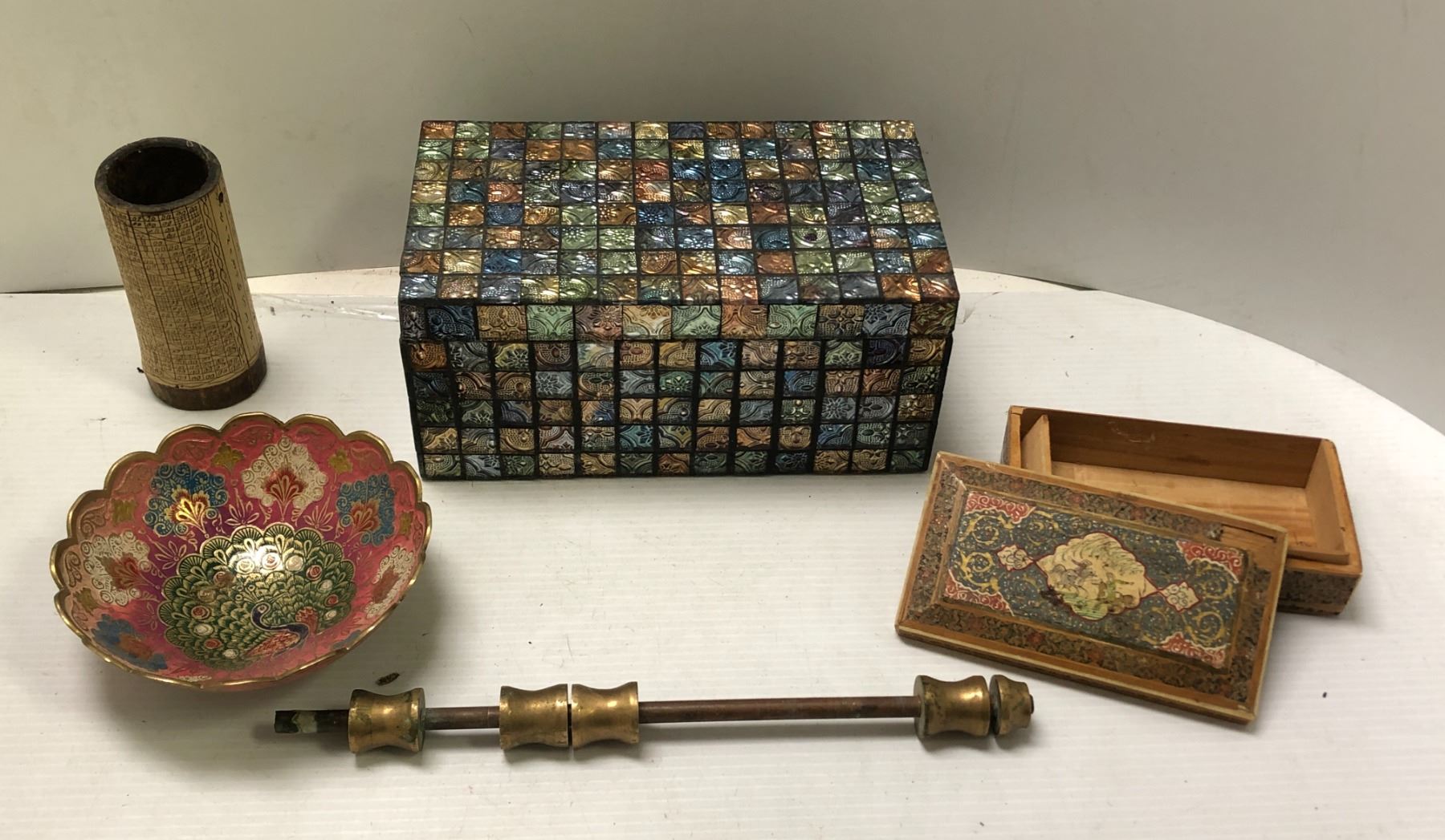 Group of assorted decorative items - includes mosaic lidded trinket box ...