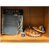 Image 8 : Shelf lot of African assorted items - includes Map of Africa wall hanging / sculptures / double side