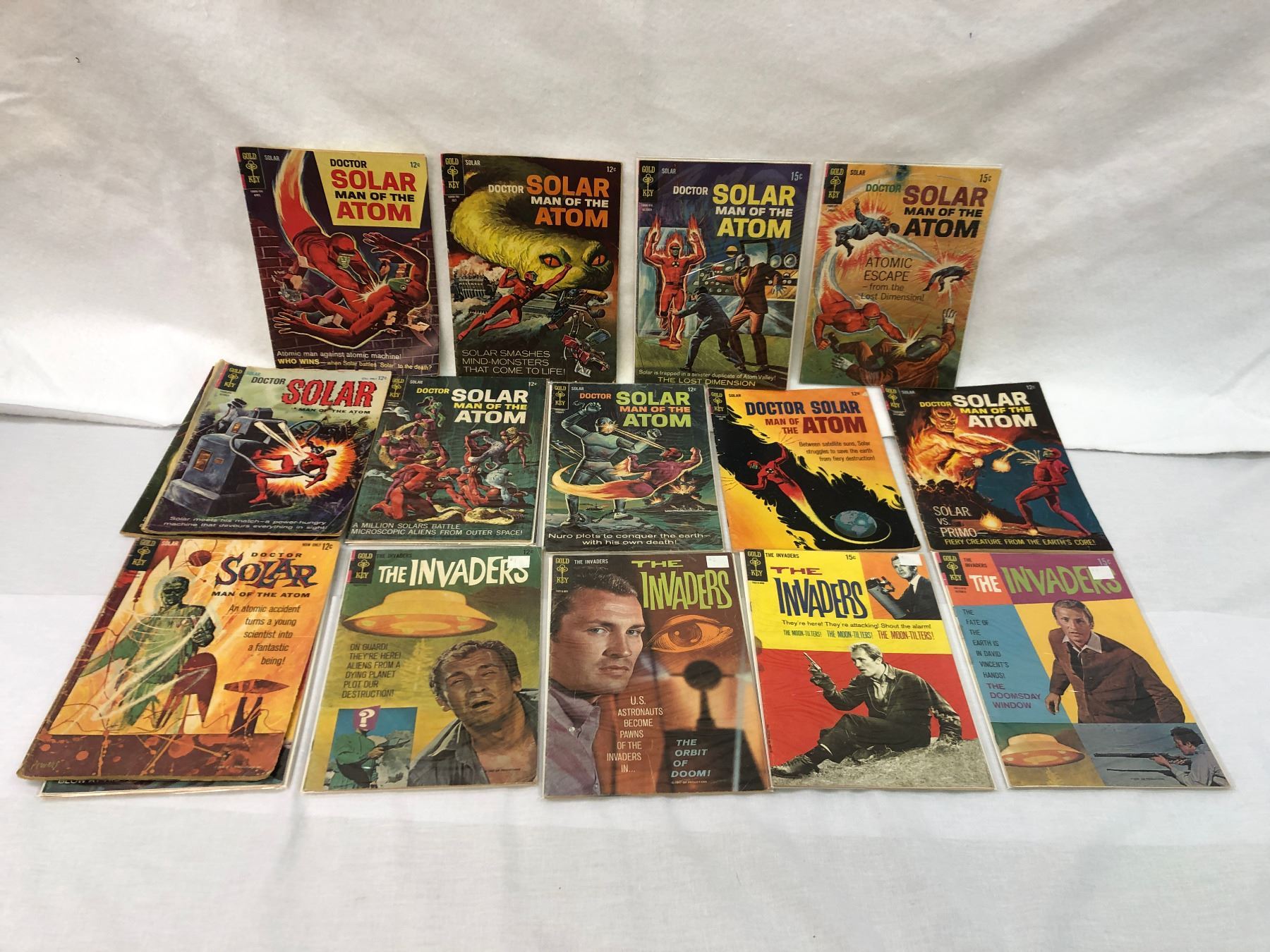 Group of assorted Gold key