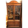 Image 1 : Wooden display cabinet from estate (very good condition) - approx. 34 1/2in wide x 14 1/2in depth x