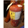 Image 1 : fire extinguisher