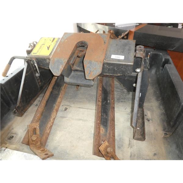 5th wheel trailer hitch