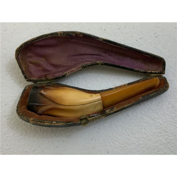 ANTIQUE MEERSCHAUM AND AMBER CIGARETTE CIGAR HOLDER