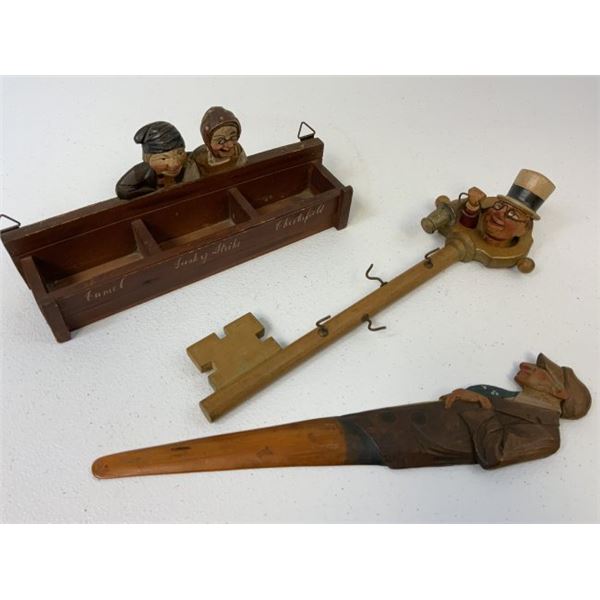 ANTIQUE CARVED WOOD DECORATING OBJECTS