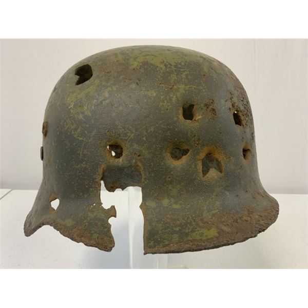 WWII GERMAN M35 COMBAT DAMAGED RUSSIAN FRONT HELMET