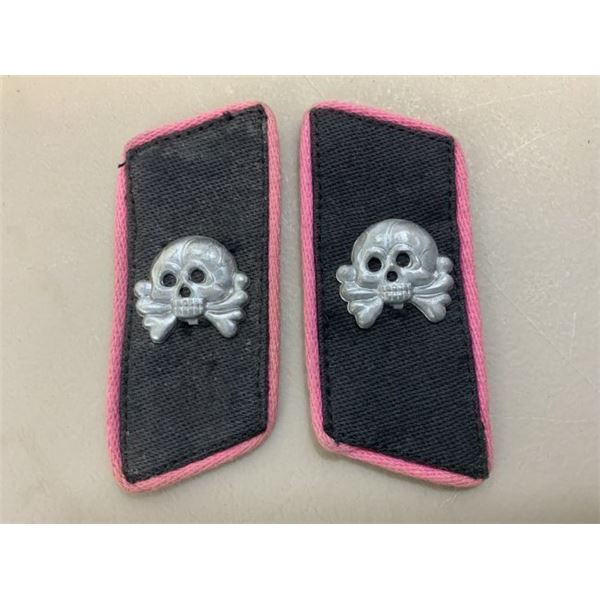 WWII GERMAN PANZER COLLAR TABS WITH SCULLS