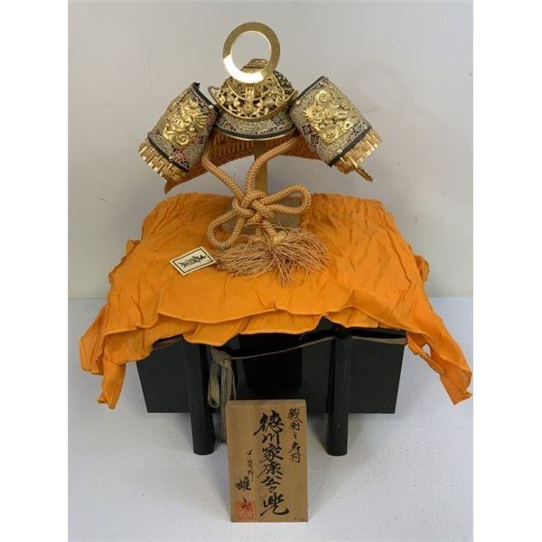 JAPAN VINTAGE JAPANESE SAMURAI DISPLAY DOLL KABUTO HELMET WITH TRUNK